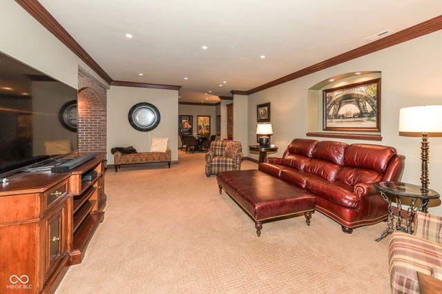 6819 Barrington Place, Fishers, IN 46038