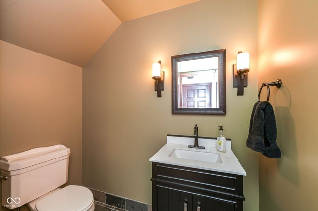 6819 Barrington Place, Fishers, IN 46038