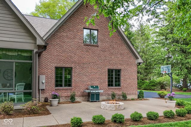 6819 Barrington Place, Fishers, IN 46038