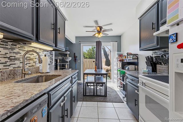 15794 Charleston Drive, Clinton Township, MI 48038