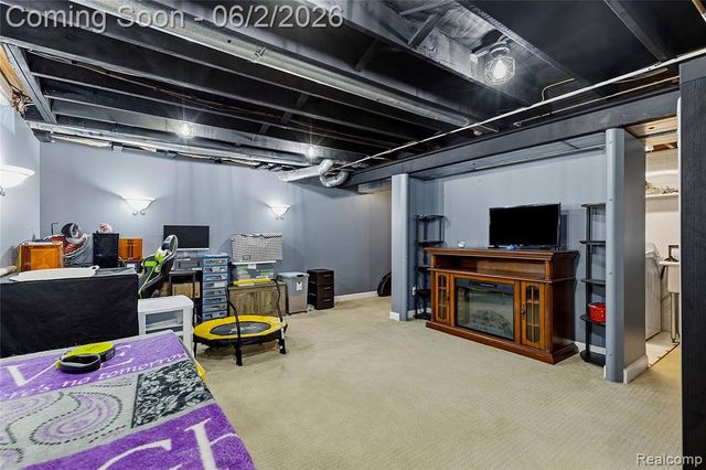 15794 Charleston Drive, Clinton Township, MI 48038