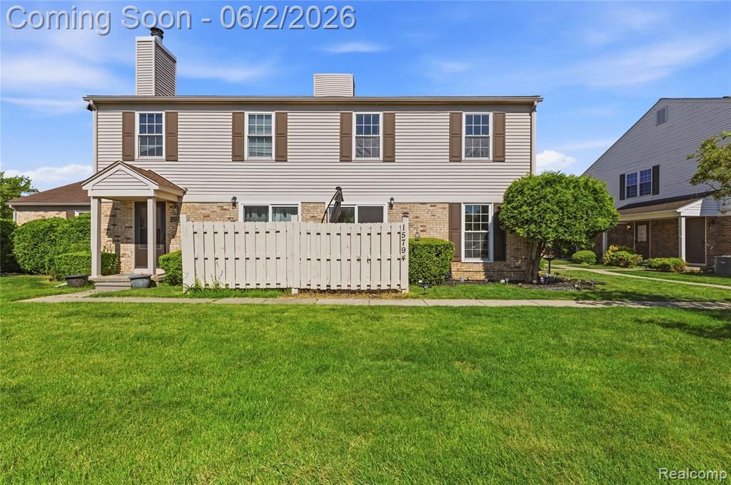 15794 Charleston Drive, Clinton Township, MI 48038