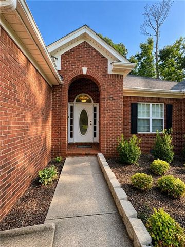 136 Eagles Nest Circle, Carrollton, GA 30116