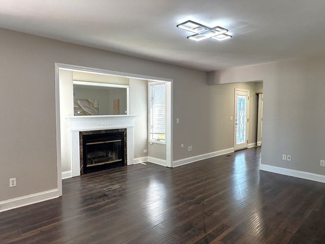 6652 Fernwood Drive, Lisle, IL 60532