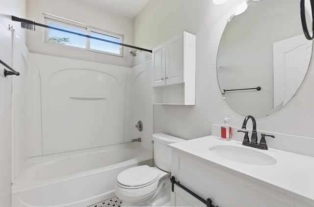 1380 S Sabino Drive, Gilbert, AZ 85296