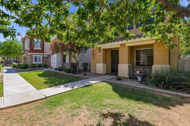 1380 S Sabino Drive, Gilbert, AZ 85296