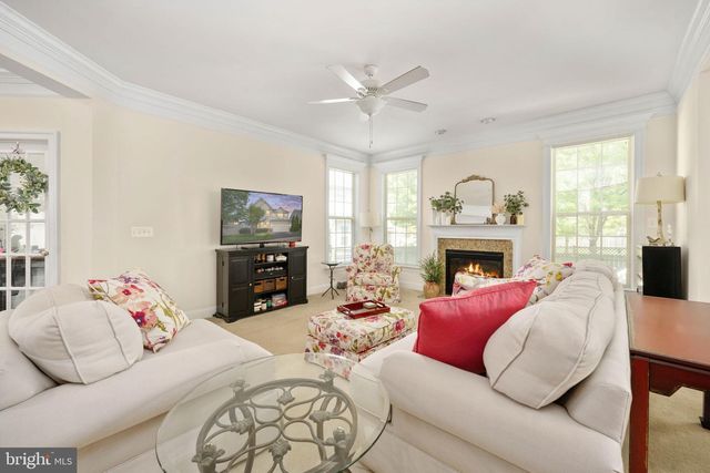 5657 LIBERTY MANOR CIR, Woodbridge, VA 22193
