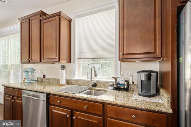 5657 LIBERTY MANOR CIR, Woodbridge, VA 22193