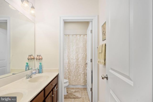 5657 LIBERTY MANOR CIR, Woodbridge, VA 22193