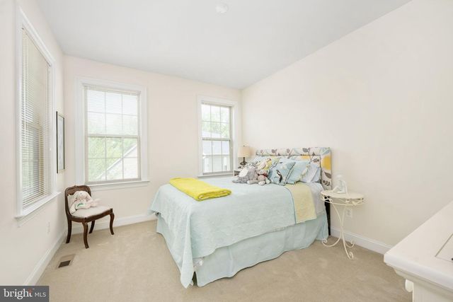 5657 LIBERTY MANOR CIR, Woodbridge, VA 22193