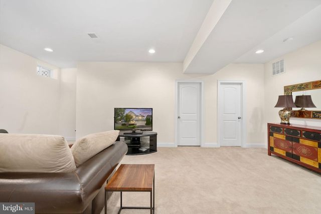 5657 LIBERTY MANOR CIR, Woodbridge, VA 22193