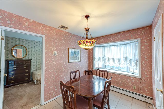 4 Winslow Lane, Kings Park, NY 11754