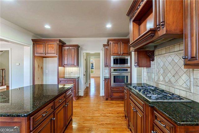 1140 Pearl Mist Drive SW, Lilburn, GA 30047