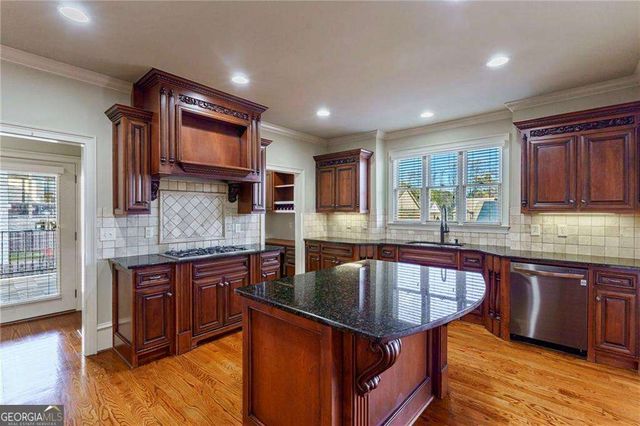 1140 Pearl Mist Drive SW, Lilburn, GA 30047