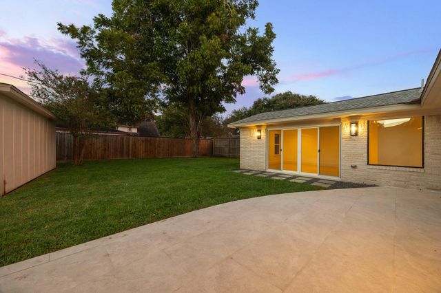 6110 Yarwell Drive, Houston, TX 77096