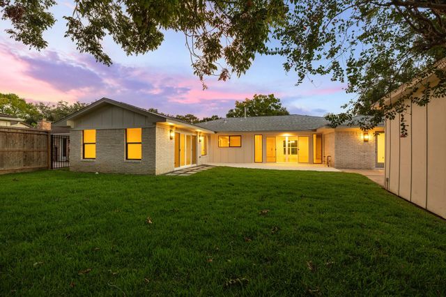 6110 Yarwell Drive, Houston, TX 77096