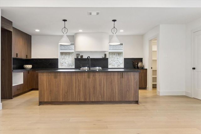 6110 Yarwell Drive, Houston, TX 77096