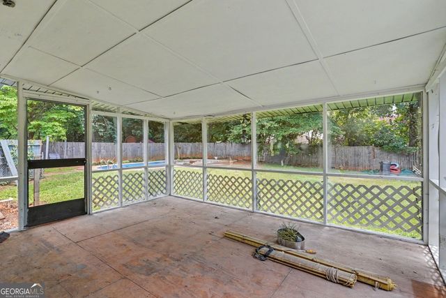 8806 Twin Oaks Drive, Jonesboro, GA 30236