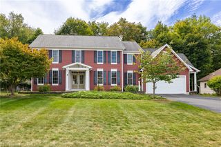 255 Gallant Fox Lane, Webster, NY 14580
