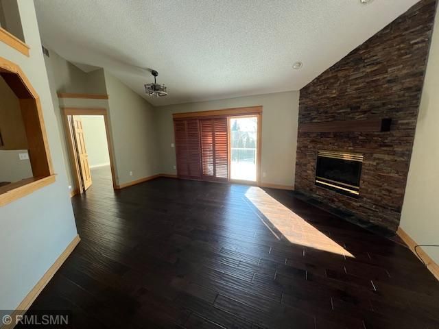 2005 Great Oaks Drive, Burnsville, MN 55337