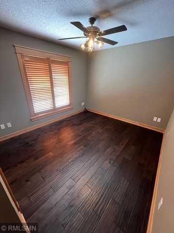 2005 Great Oaks Drive, Burnsville, MN 55337