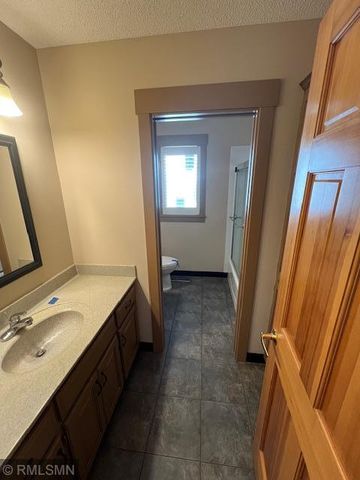 2005 Great Oaks Drive, Burnsville, MN 55337