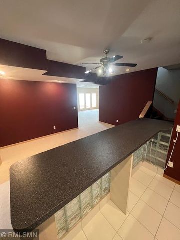 2005 Great Oaks Drive, Burnsville, MN 55337