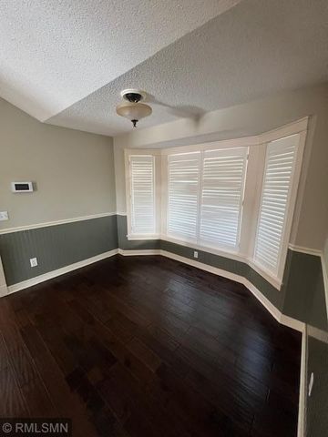 2005 Great Oaks Drive, Burnsville, MN 55337