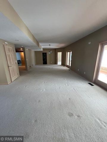 2005 Great Oaks Drive, Burnsville, MN 55337