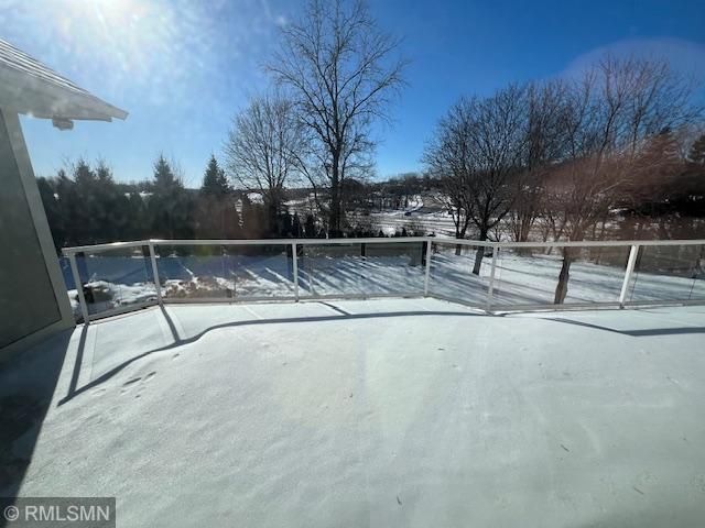 2005 Great Oaks Drive, Burnsville, MN 55337