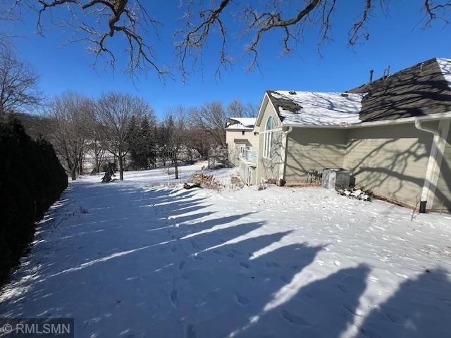 2005 Great Oaks Drive, Burnsville, MN 55337