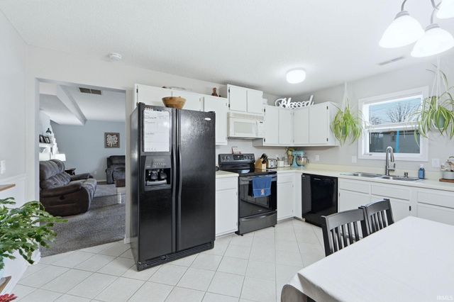 6604 Meadow Wood Place, Fort Wayne, IN 46825