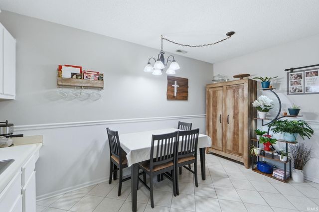 6604 Meadow Wood Place, Fort Wayne, IN 46825