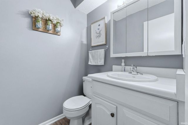 6604 Meadow Wood Place, Fort Wayne, IN 46825