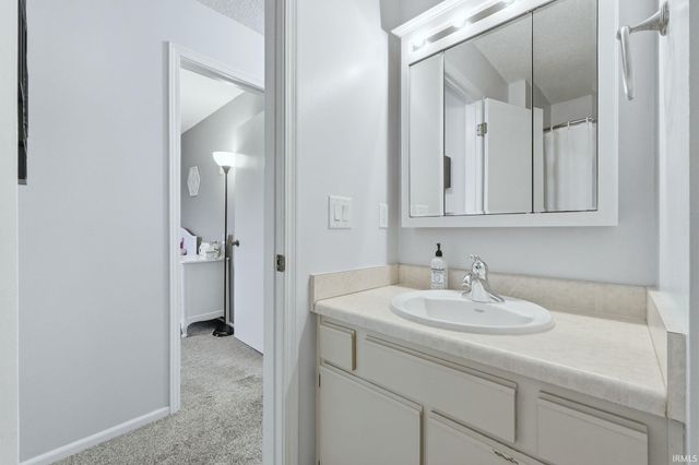 6604 Meadow Wood Place, Fort Wayne, IN 46825