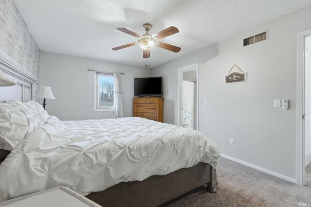 6604 Meadow Wood Place, Fort Wayne, IN 46825