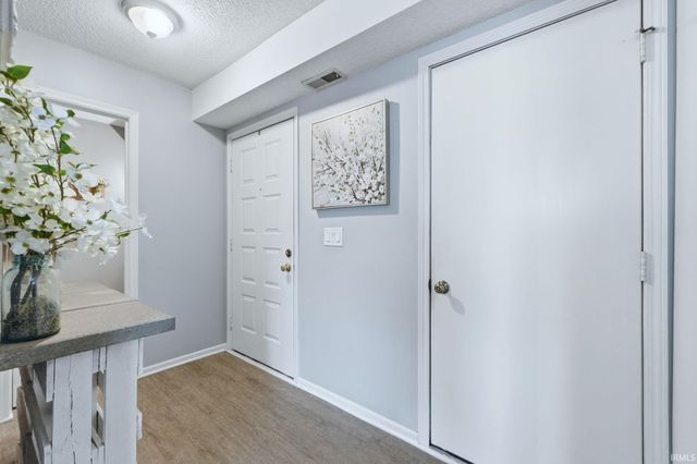 6604 Meadow Wood Place, Fort Wayne, IN 46825