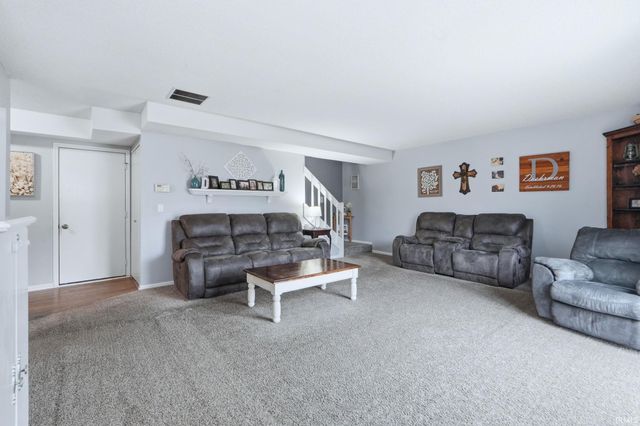 6604 Meadow Wood Place, Fort Wayne, IN 46825