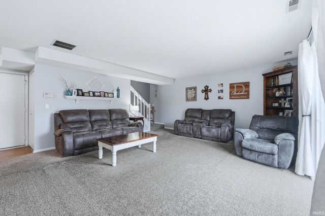 6604 Meadow Wood Place, Fort Wayne, IN 46825