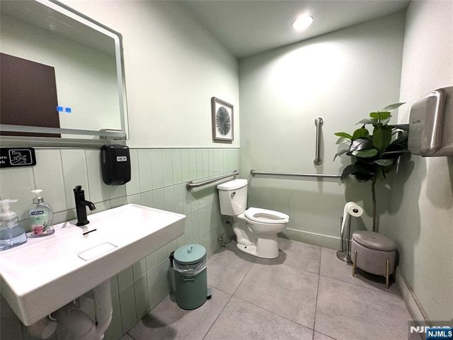 141 West Central, Palisades Park, NJ 07650