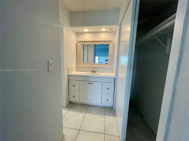 450 Paradise Isle Boulevard 205, Hallandale Beach, FL 33009