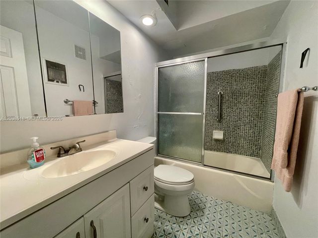 450 Paradise Isle Boulevard 205, Hallandale Beach, FL 33009