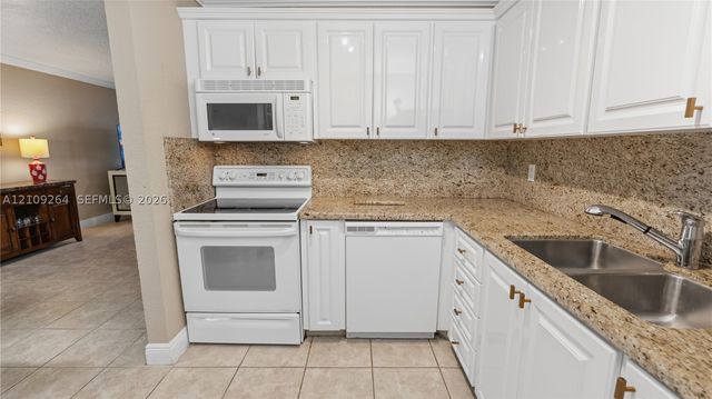 6315 Bay Club Dr 3, Fort Lauderdale, FL 33308