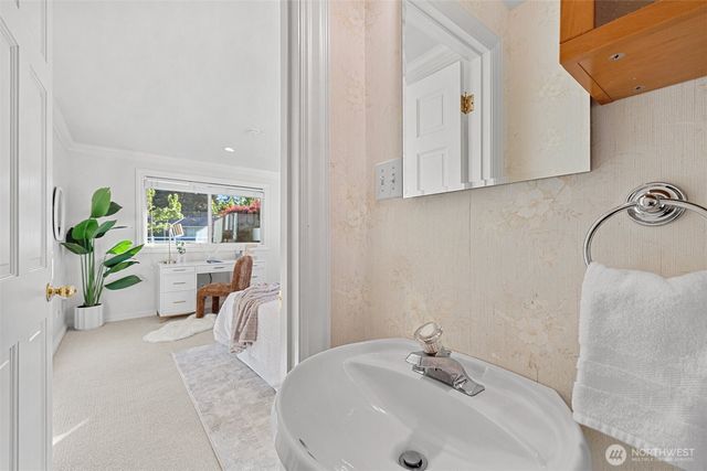 6006 128th Avenue NE, Kirkland, WA 98033