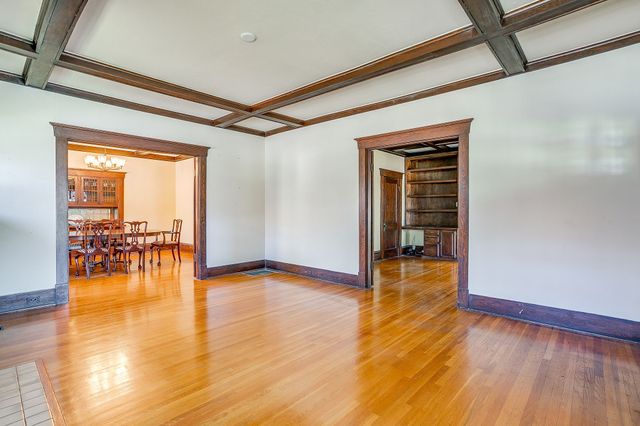 2124 Weatherbee Street, Fort Worth, TX 76110