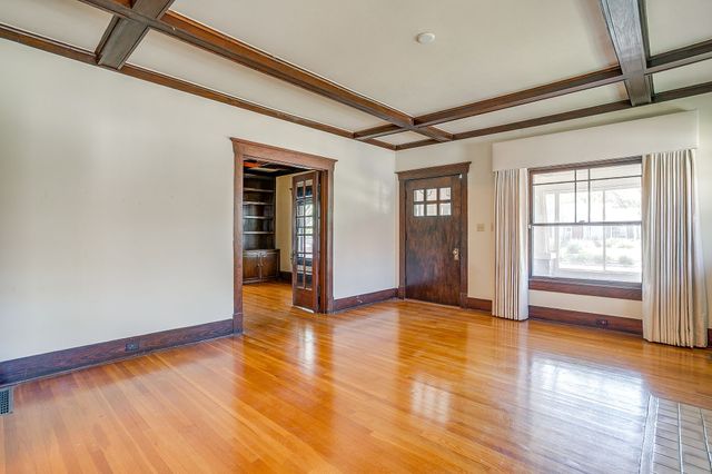 2124 Weatherbee Street, Fort Worth, TX 76110