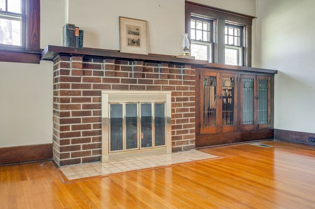 2124 Weatherbee Street, Fort Worth, TX 76110