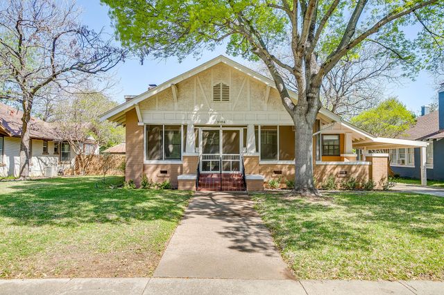 2124 Weatherbee Street, Fort Worth, TX 76110