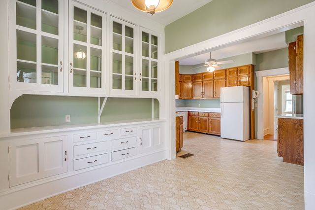 2124 Weatherbee Street, Fort Worth, TX 76110