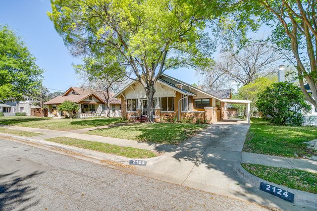 2124 Weatherbee Street, Fort Worth, TX 76110